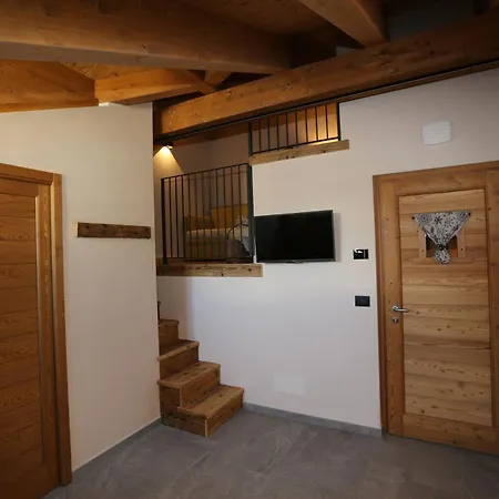 Apartment L'abri En - Parcheggio Privato A 100 Mt Ed Accesso Con Auto Nell'area Pedonale Aosta