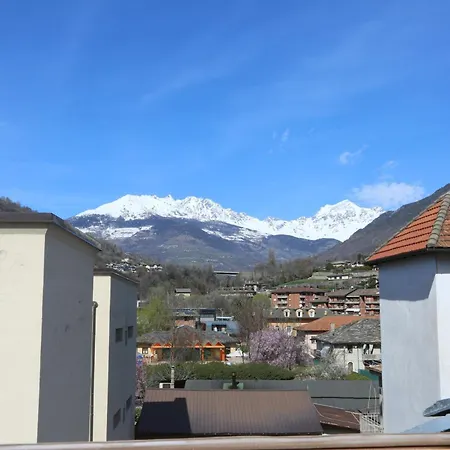 L'abri En - Parcheggio Privato A 100 Mt Ed Accesso Con Auto Nell'area Pedonale Apartment Aosta