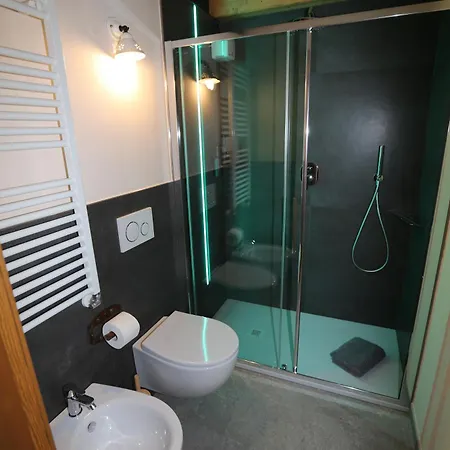 L'abri En - Parcheggio Privato A 100 Mt Ed Accesso Con Auto Nell'area Pedonale Apartment *