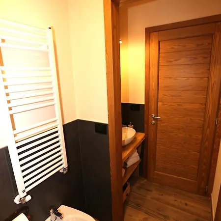 L'abri En - Parcheggio Privato A 100 Mt Ed Accesso Con Auto Nell'area Pedonale Apartment *